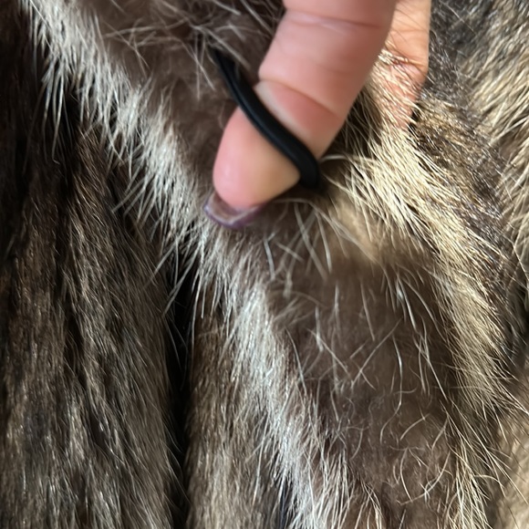 Vintage 100% real Raccoon fur 3/4 coat!  Excellent condition! - Picture 9 of 16